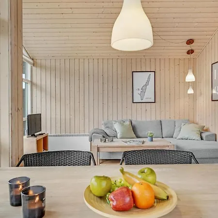 Feriehus Beautiful In Tranekr With 2 Bedrooms And Wifi