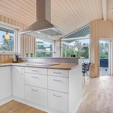 Beautiful In Tranekr With 2 Bedrooms And Wifi * Tranekær