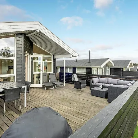 Beautiful In Tranekr With 2 Bedrooms And Wifi Feriehus