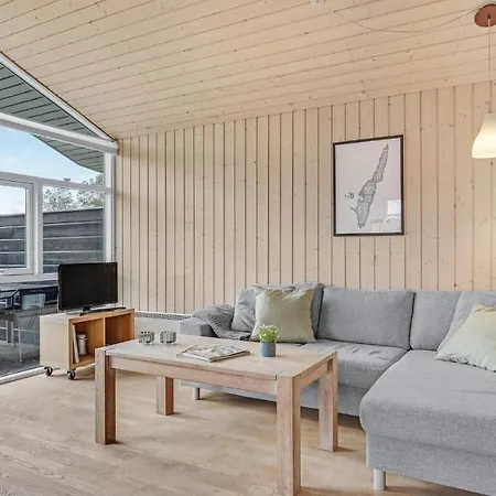 Beautiful In Tranekr With 2 Bedrooms And Wifi *