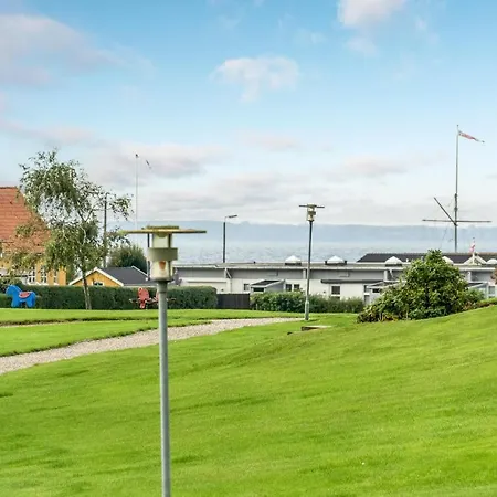 Beautiful In Tranekr With 2 Bedrooms And Wifi Feriehus