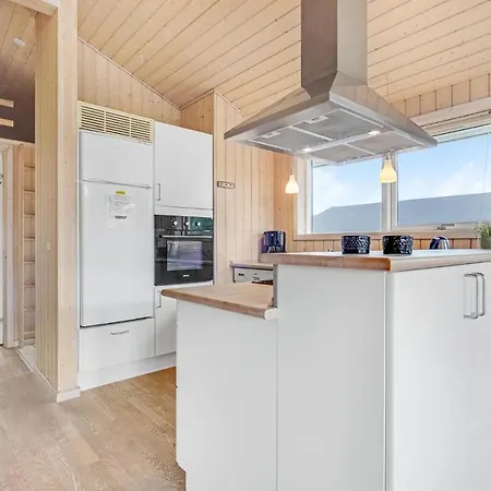 Beautiful In Tranekr With 2 Bedrooms And Wifi