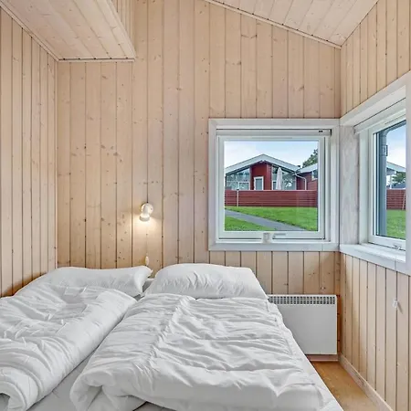 Beautiful In Tranekr With 2 Bedrooms And Wifi *