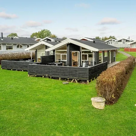 Beautiful In Tranekr With 2 Bedrooms And Wifi * Tranekær