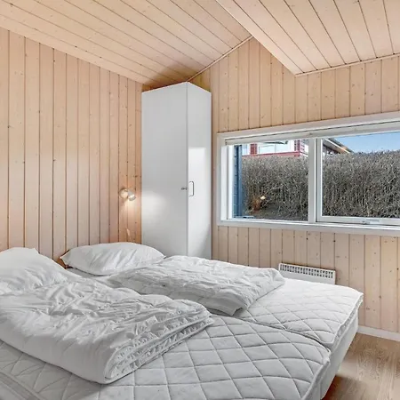 Beautiful In Tranekr With 2 Bedrooms And Wifi Feriehus